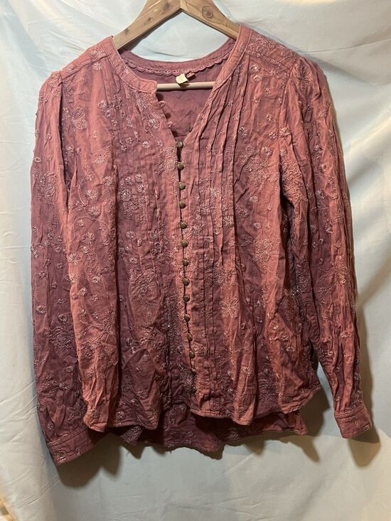 Pilcro Tops - ANTHROPOLOGIE Pilcro Floral Embroidered Jolie Pintuck Button Up Top Maeve Med